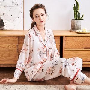 Silk vs Satin Sleepwear - Know the Difference Here